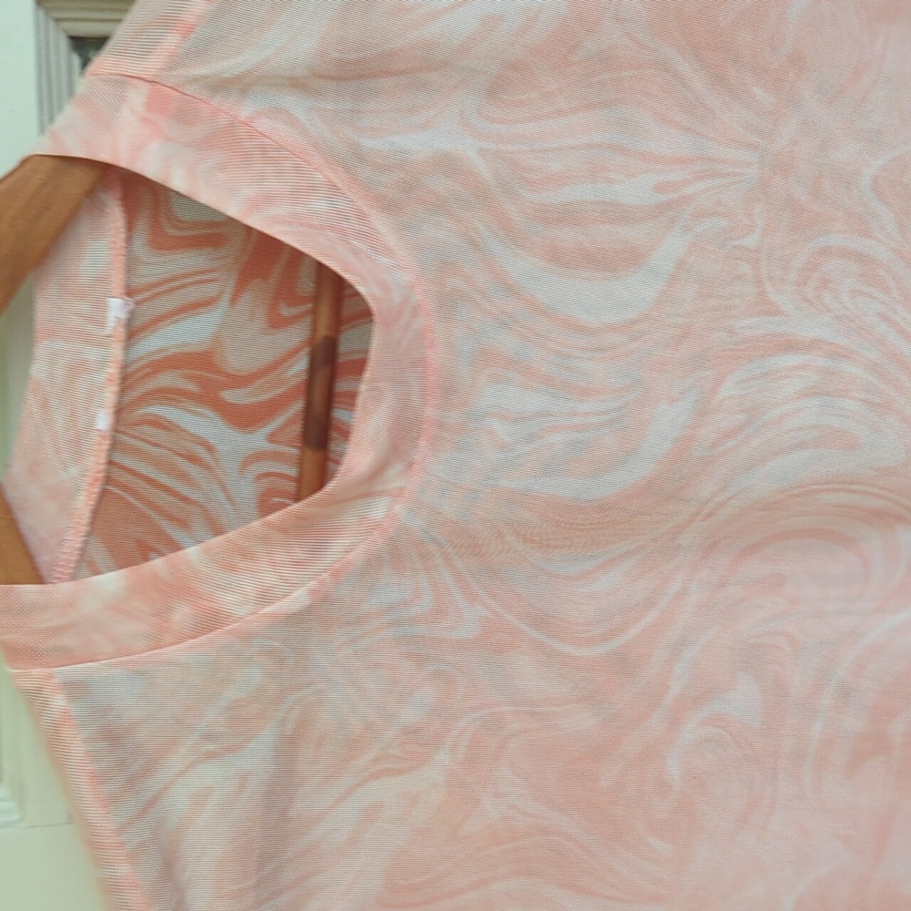 Sheer Pattern Crop Top - Picture 2 of 2